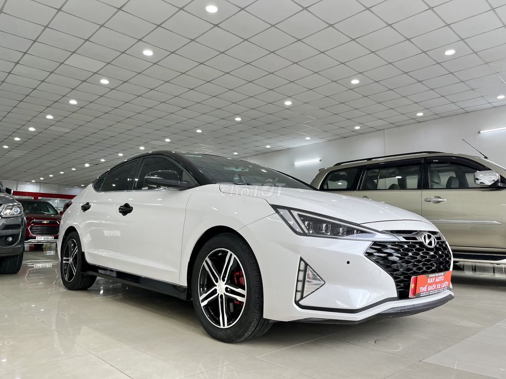 Hyundai Elantra 1.6 Sport 2019 Degree 100tr Toy