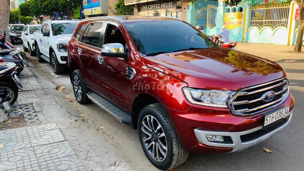 Genuine Ford Everest Titanium 2019