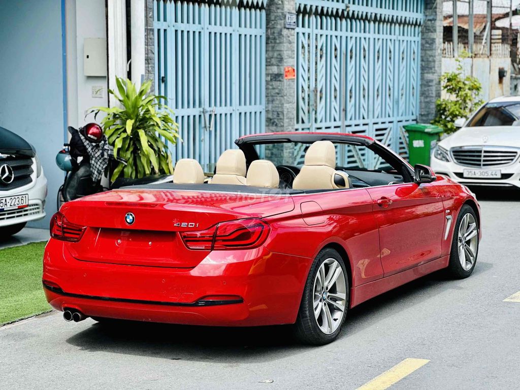 BMW 420i Cabriolet in red model 2018