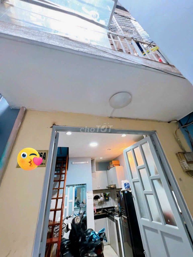 Beautiful House in District 4 12M Ground floor 1 F